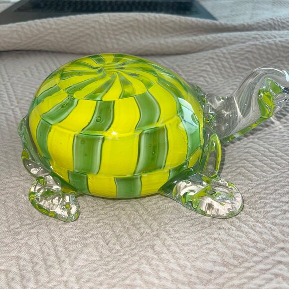 Gorgeous Designs Heavy Blown Glass Turtle Green Hollow Decorative Collectible - Picture 2 of 7